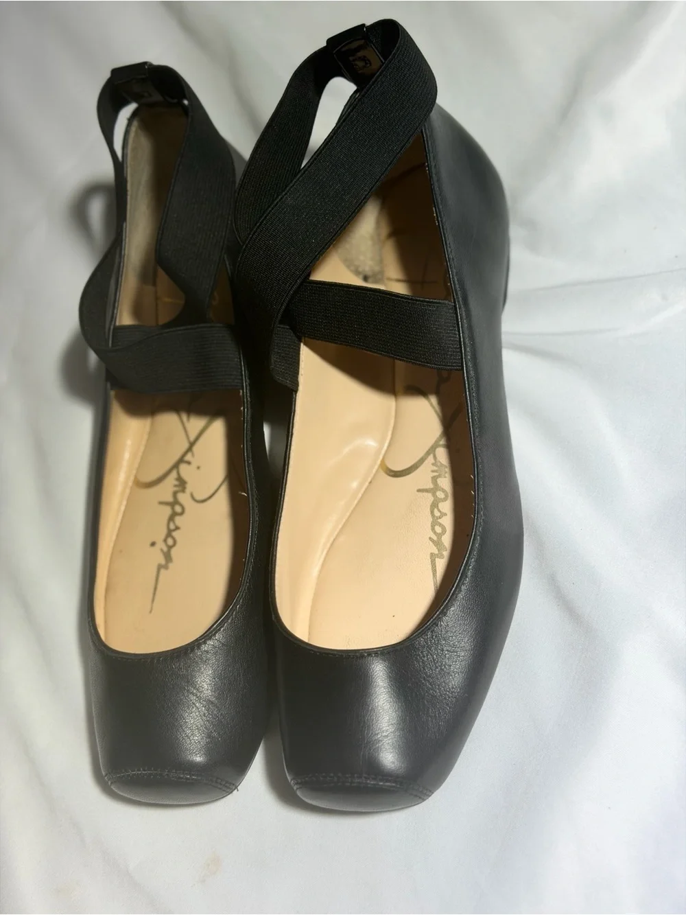 Yessica simpson sleek black